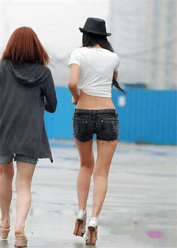 最美车模李凉凉