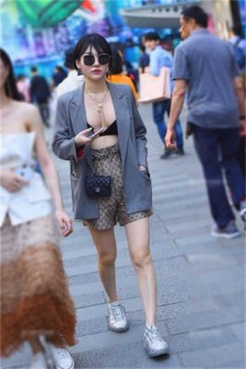两个闺蜜之间的报复