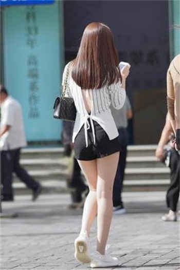 癞蛤蟆想吃天鹅肉歇后语