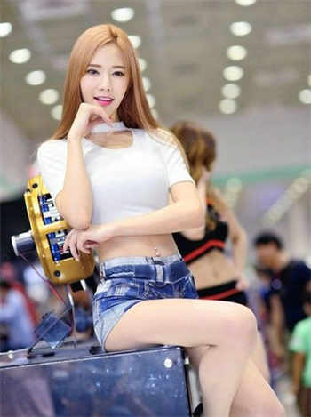 中字部长与员工妻子