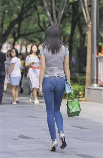 英雄联盟本子无翼鸟
