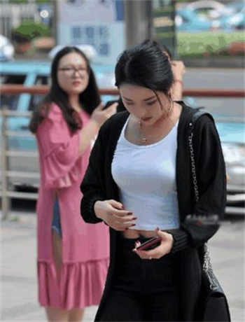 如何套路加到妹子微信