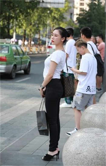穿成首辅小妾景皓
