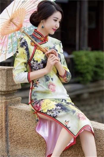芳婷销售让顾客上车视频