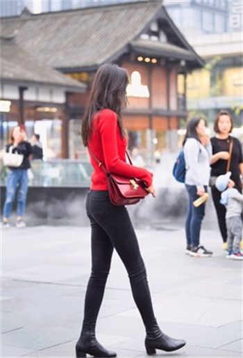 妈妈是县城剧团美人小雨